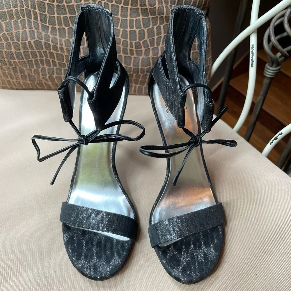 NEW Stuart Weitzman Tynela Ankle Tie Sandal in‎ Black Size 9.5